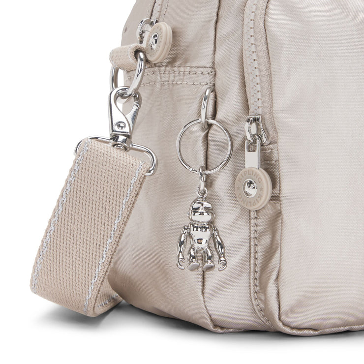 حقيبة كتف متوسطة الحجم من KIPLING (مع حزام كتف قابل للإزالة) أنثى معدنية توهج بارد ديفيا
