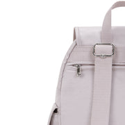 حقيبة ظهر صغيرة من KIPLING حقيبة ظهر أنثوية صغيرة حزمة جليم سيلفر سيتي S - I2525-K6G