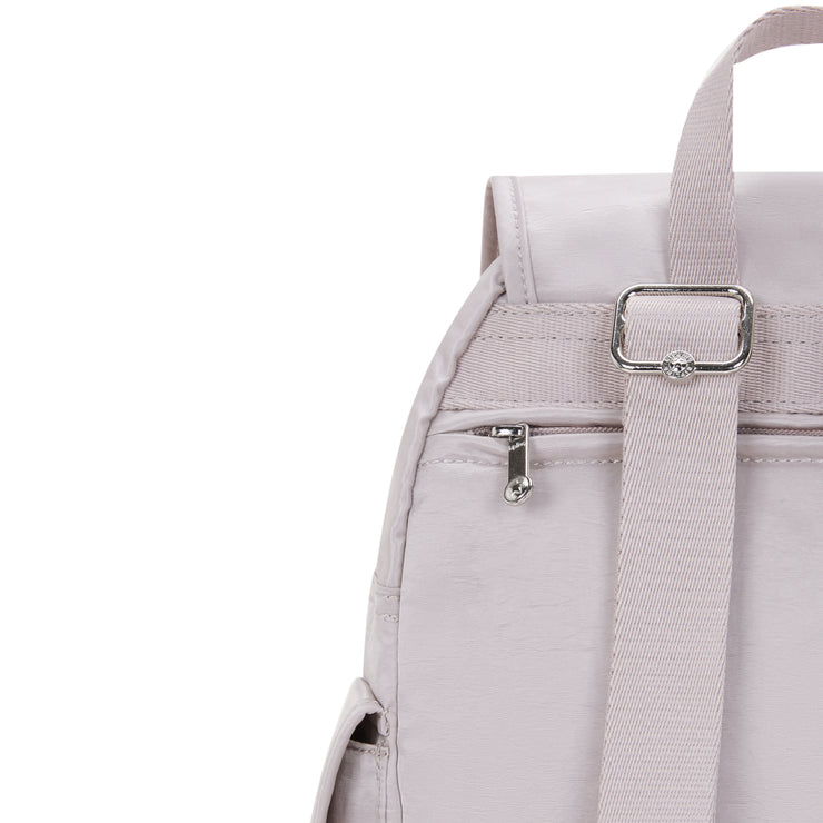 حقيبة ظهر صغيرة من KIPLING حقيبة ظهر أنثوية صغيرة حزمة جليم سيلفر سيتي S - I2525-K6G