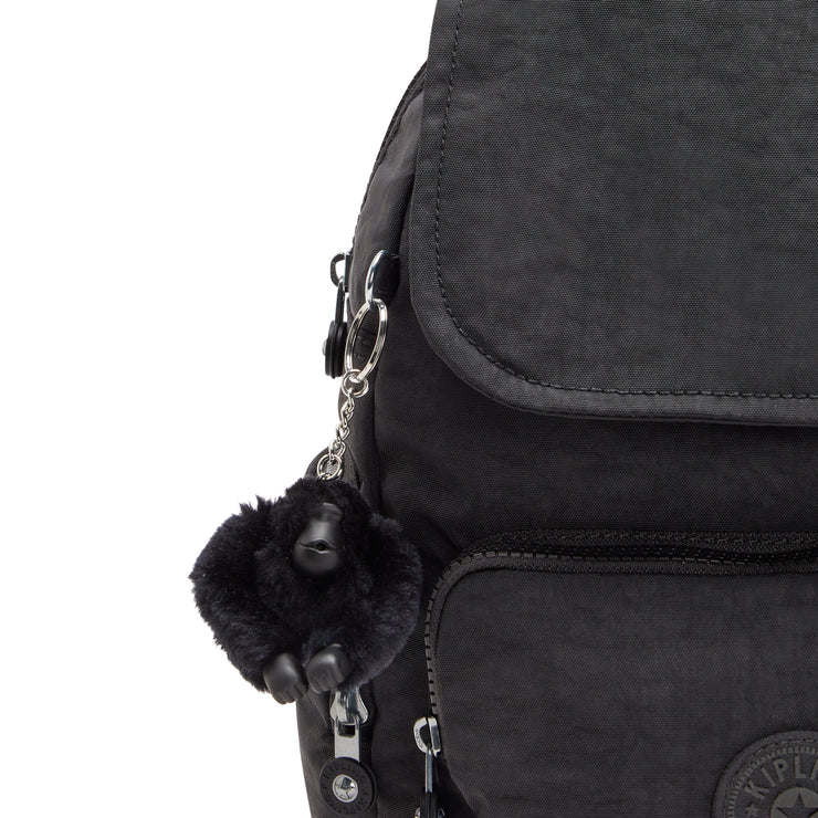 حقيبة ظهر صغيرة بأحزمة قابلة للتعديل للإناث من KIPLING Black Noir City Zip S - I3523-P39