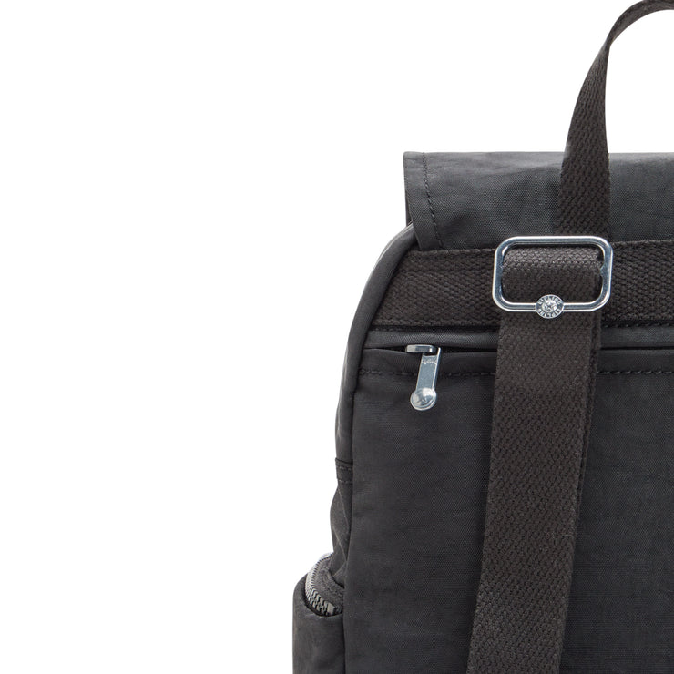 حقيبة ظهر صغيرة بأحزمة قابلة للتعديل للإناث من KIPLING Black Noir City Zip S - I3523-P39