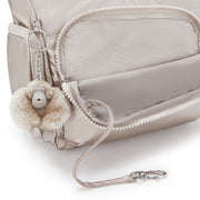 حقيبة KIPLING كروس متوسطة الحجم بأشرطة قابلة للتعديل أنثوية متوهجة معدنية متوهجة Gabb S - I4611-48I