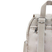 حقيبة ظهر صغيرة KIPLING مع أحزمة قابلة للتعديل أنثى ميتاليك توهج سيتي زيب ميني